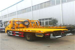 奈曼旗附近拖车救援搭电